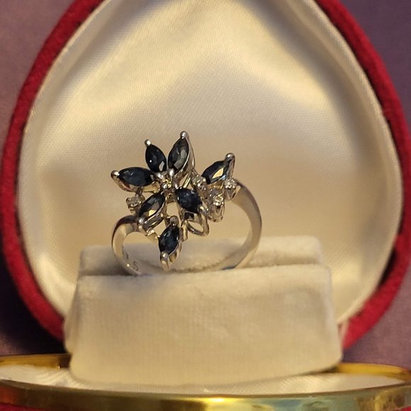 9K White Gold Ring - Picture 14 of 16